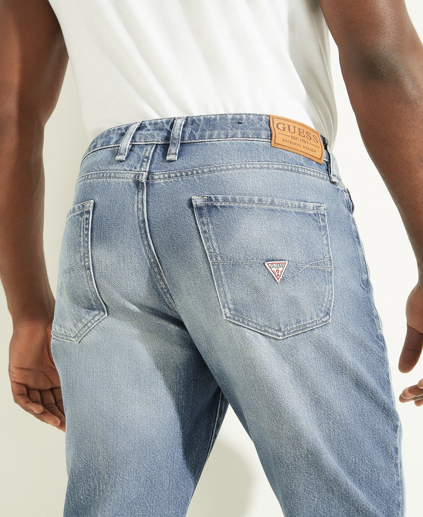 BASIC DENIM JEANS