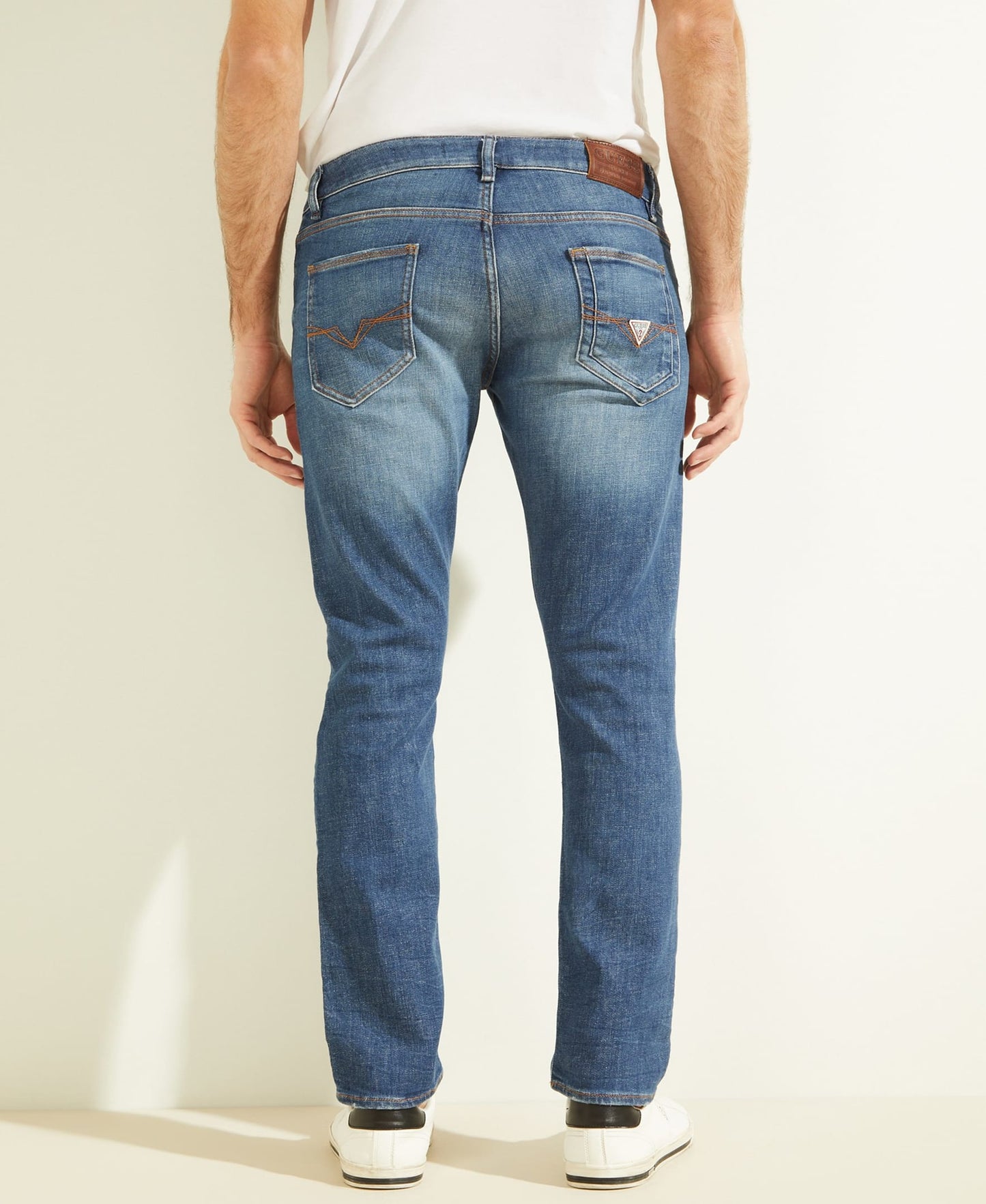 BASIC DENIM JEANS