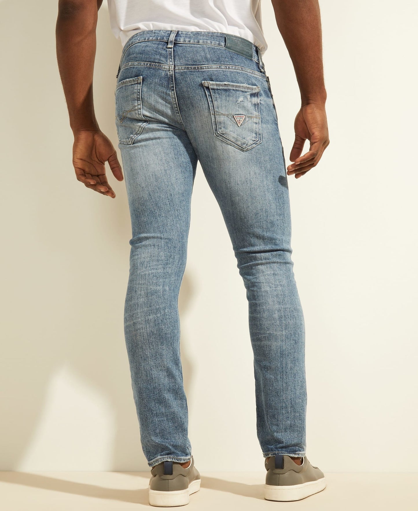 BASIC DENIM JEANS