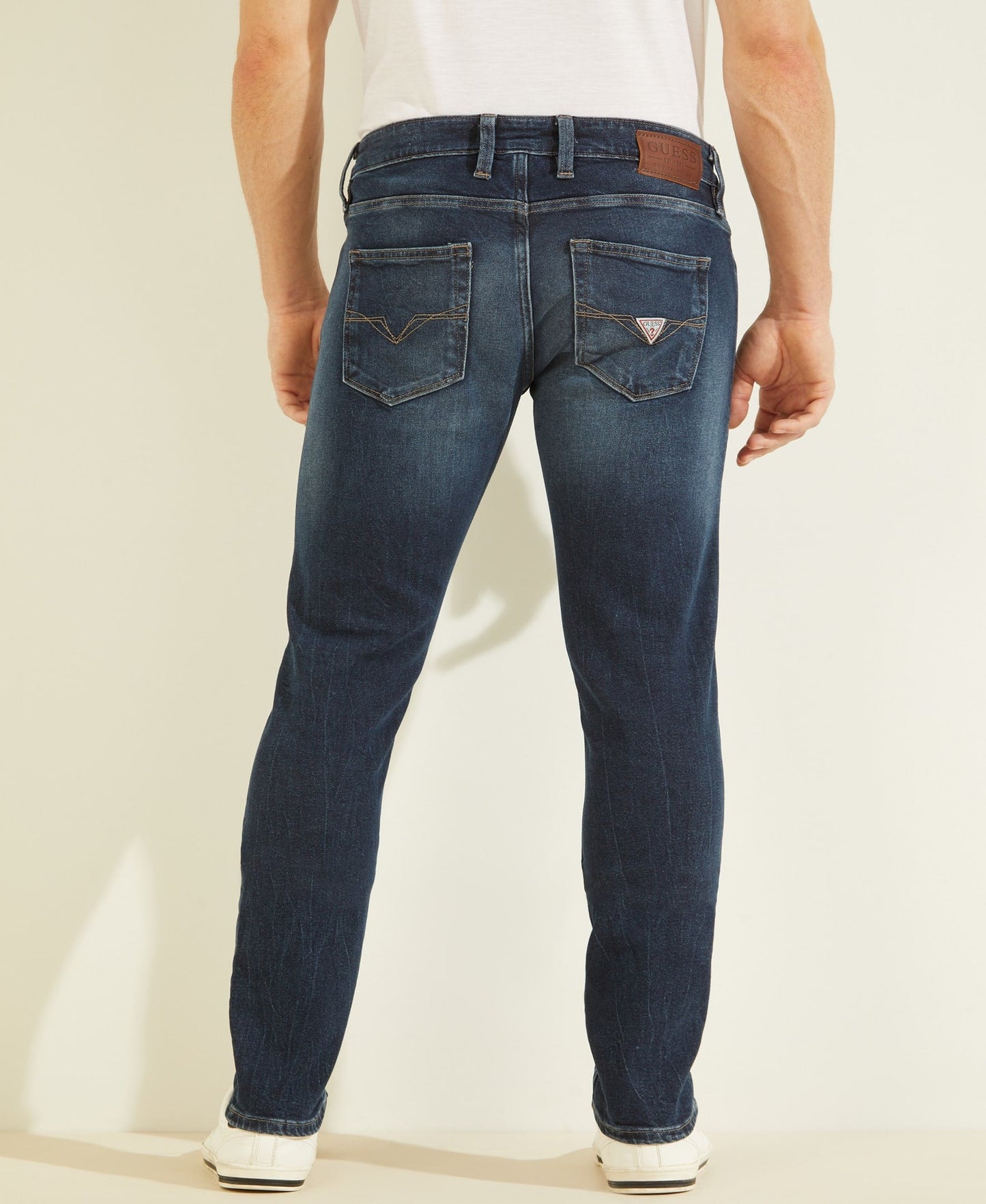 BASIC DENIM JEANS