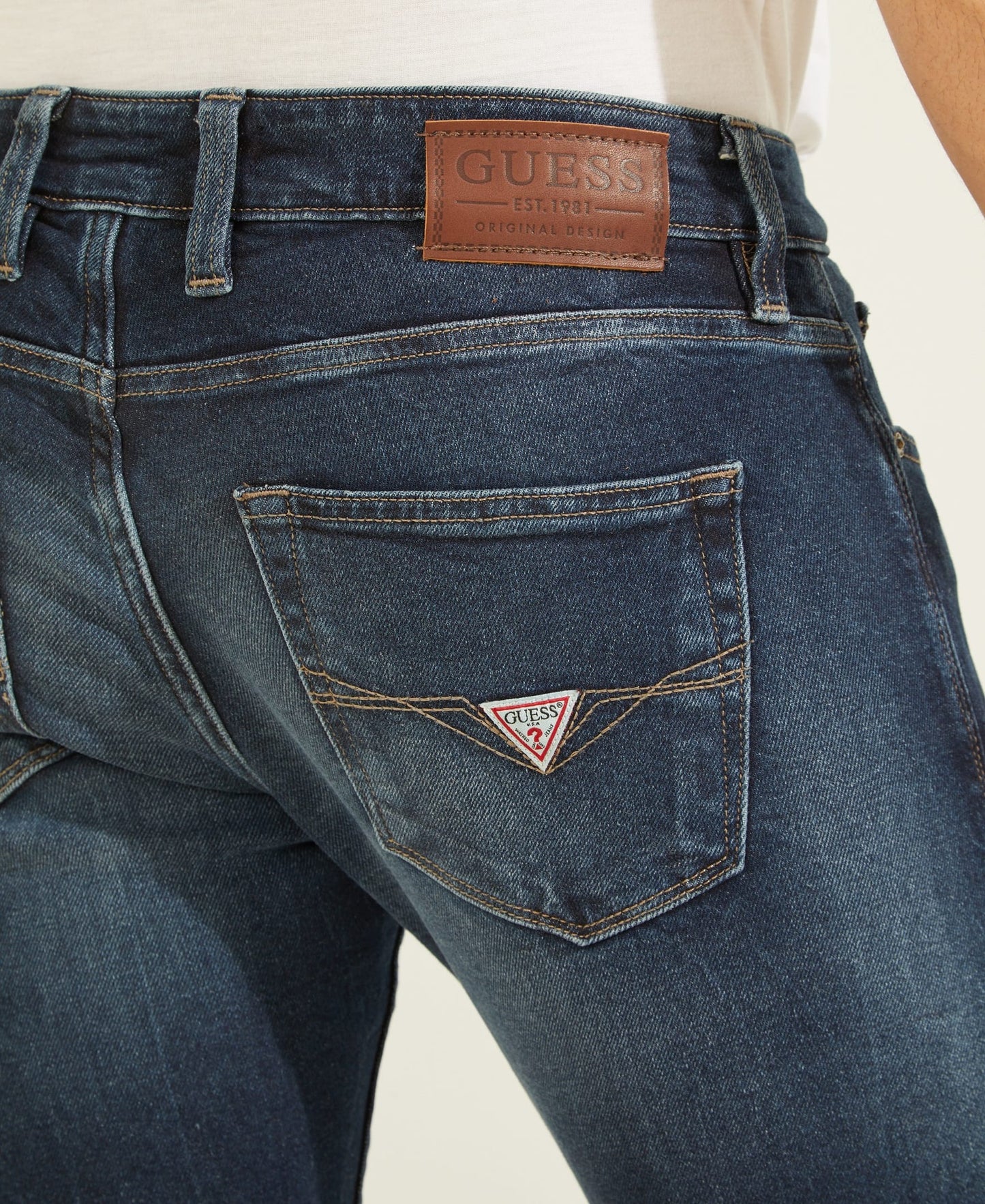 BASIC DENIM JEANS