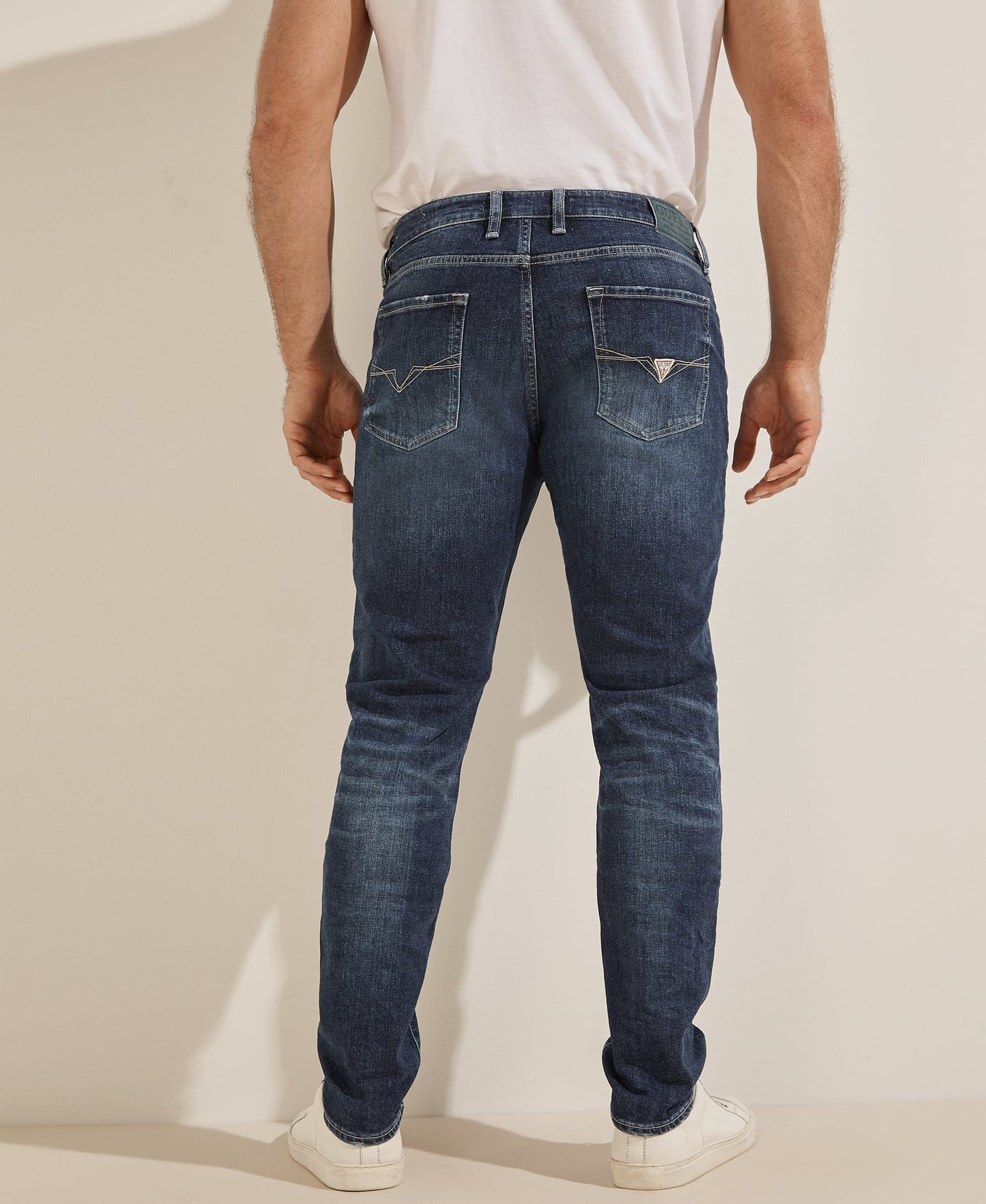 BASIC DENIM JEANS