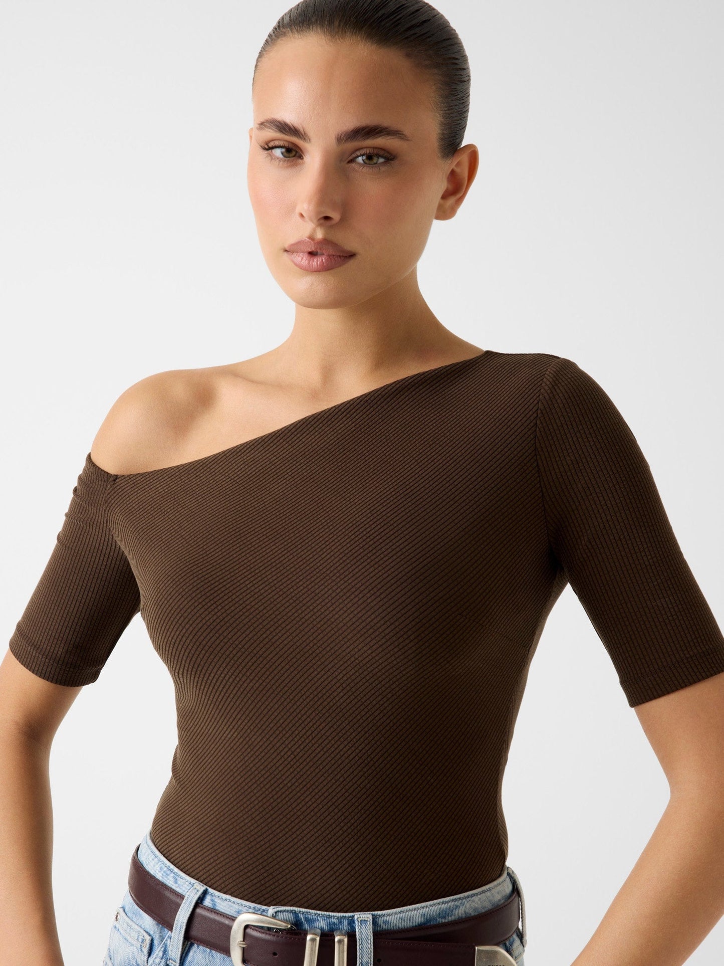 SS ONE SHOULDER CRIS